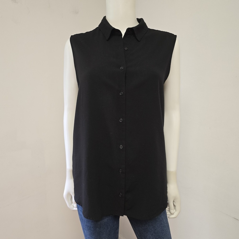 Uniqlo Sleeveless Black Shirt Womens Size L Button Down Collared Minimalist